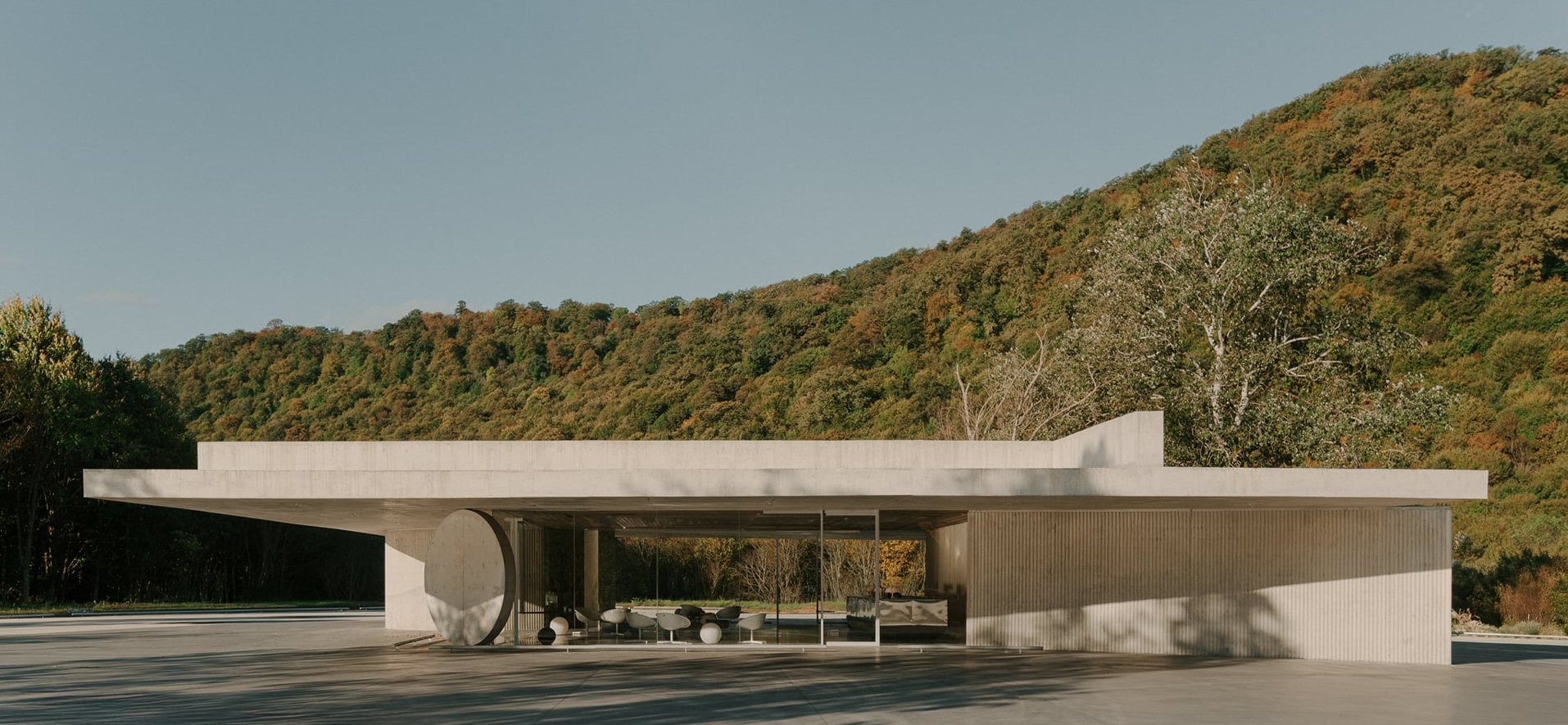 "ყვარლის ტბის რეზორტის" რესეფშენის პავილიონი