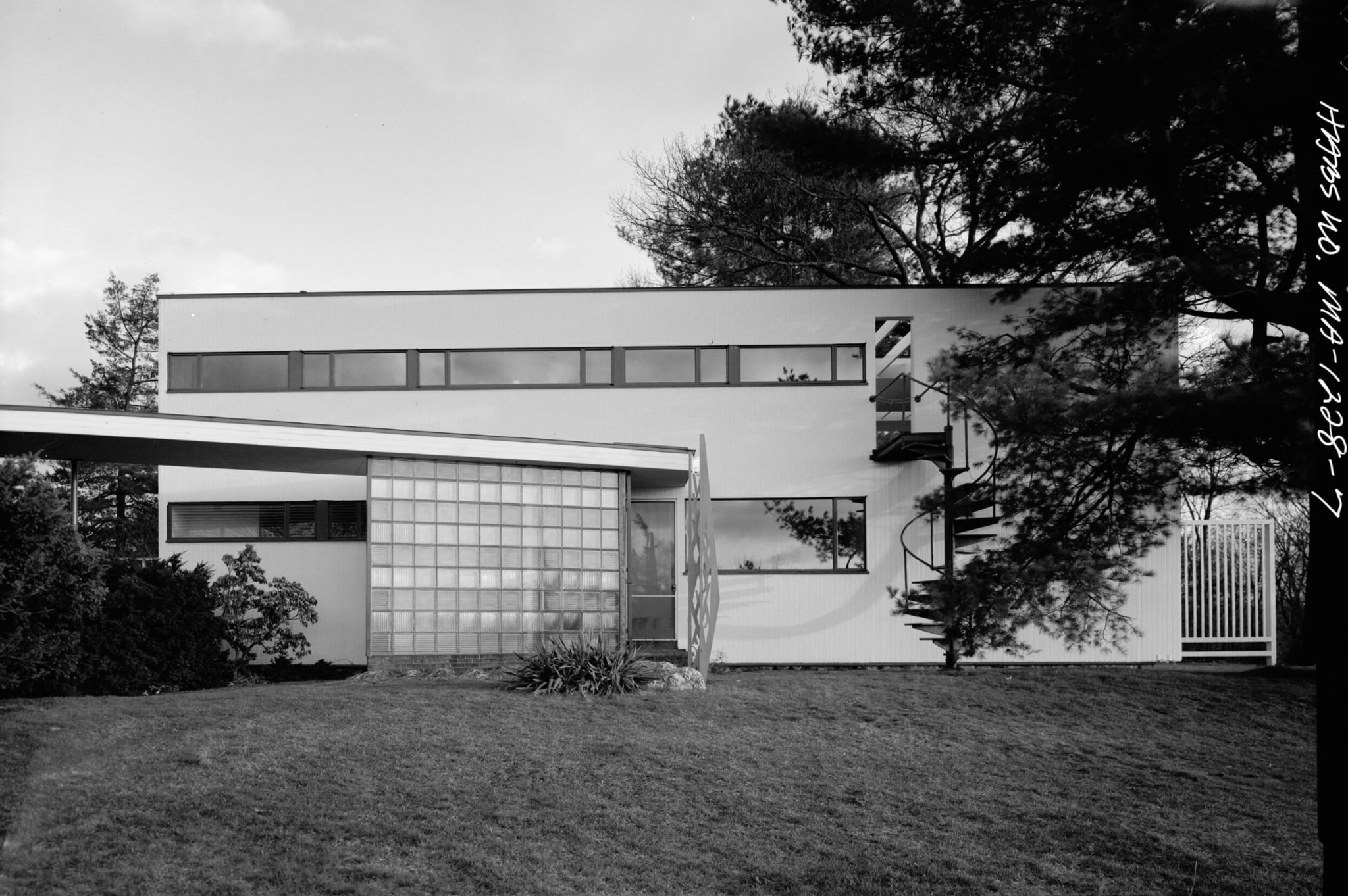 ვალტერ გროპიუსი - ბაუჰაუსის დამფუძნებელი