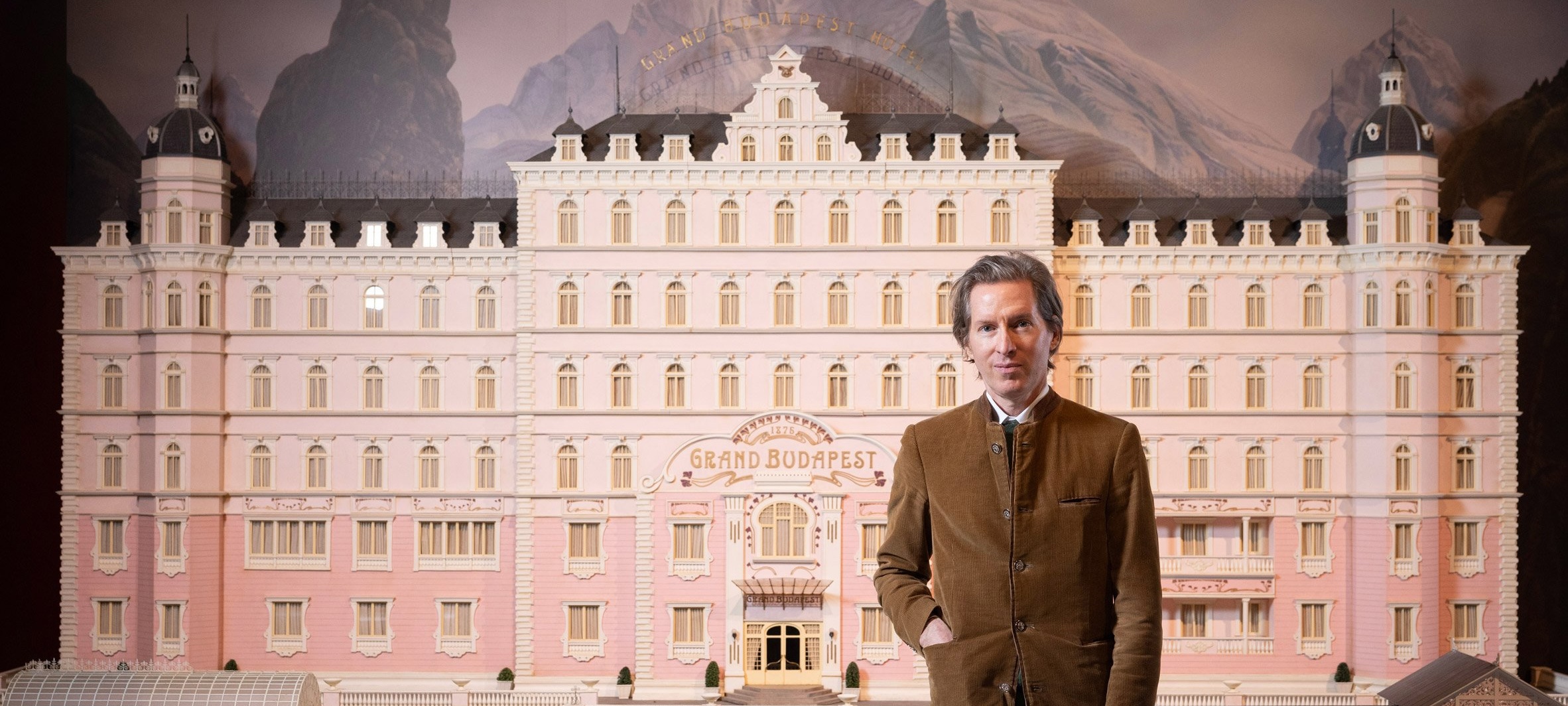 უეს ანდერსონის გამოფენას ლონდონის Design Museum მასპინძლობს