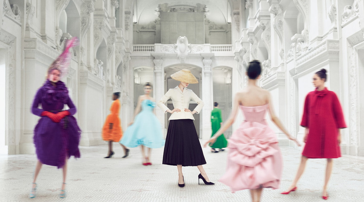 Christian Dior: Designer of Dreams-ის გამოფენის დათვალიერება სახლიდან გაუსვლელად შეგიძლიათ